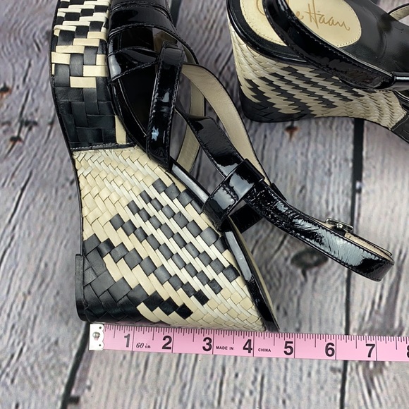 COLE HANN Black Patent Leather w/Cream/Off-White Leather Weave Wedges - Picture 8 of 17